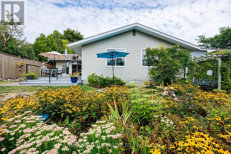 28810906/40-singal-street/glencairnhazeldean/ottawa/ontario/K2L1B9_39