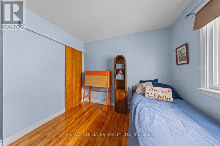 28777178/1490-laperriere-avenue/carlington/ottawa/ontario/K1Z7S9_18