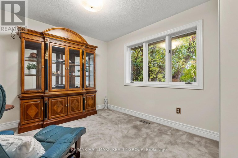 29071250/16-goodfellow-court/fallowfield/ottawa/ontario/K2R1C8_13