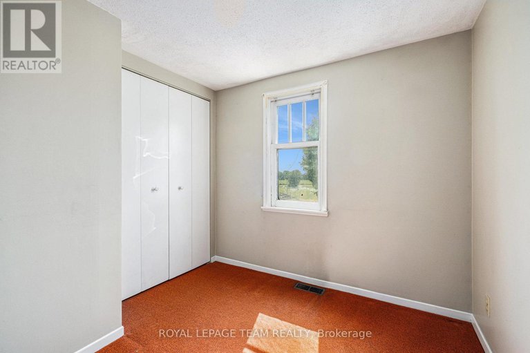 28705054/6109-fourth-line-road-w/rideau-twp-w-of-hwy-16-north-of-reg-rd-6/ottawa/ontario/K0A2T0_26