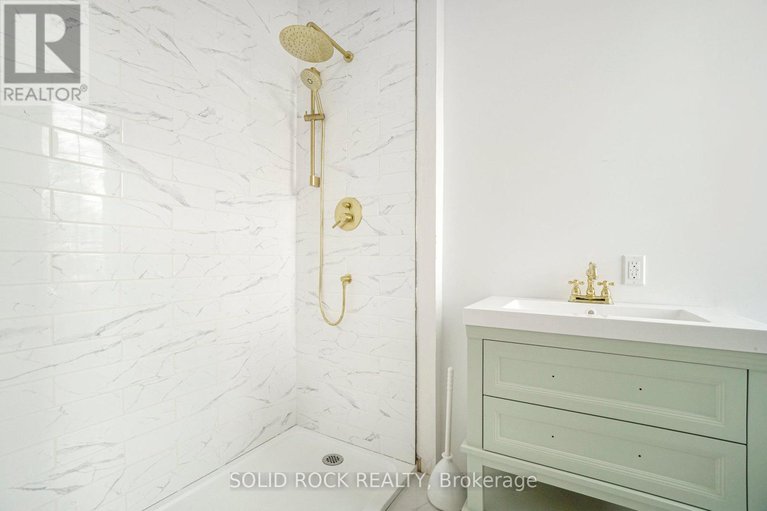 29072177/9248-smith-road/north-grenville-twp-kemptville-south/north-grenville/ontario/K0G1T0_21