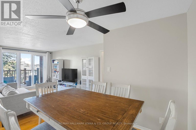 28573381/207-1760-cabaret-lane/fallingbrookpineridge/ottawa/ontario/K4A2H1_13