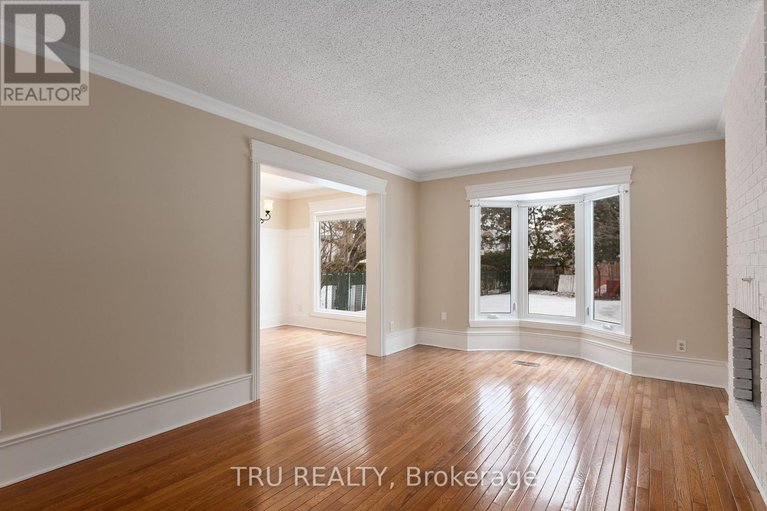 29239837/1078-st-emmanuel-terrace/convent-glen-north/ottawa/ontario/K1C2J7_6