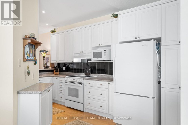 28475443/25-trump-avenue/central-park/ottawa/ontario/K2C4A7_9