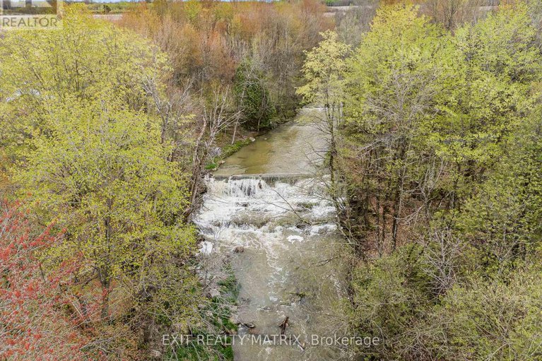 29094992/5-64-radstock-lane/champlain-twp/champlain/ontario/K6A2R2_4