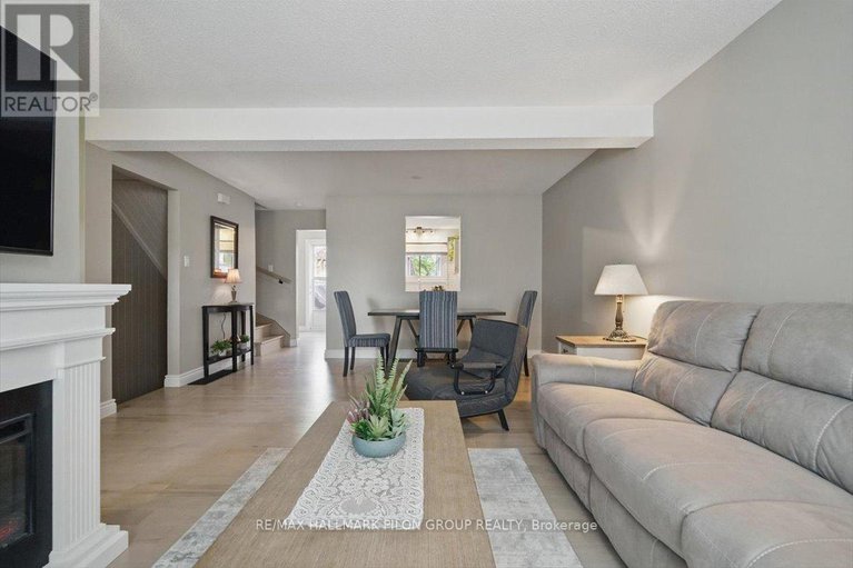 28412777/1358-bakker-court/convent-glen-south/ottawa/ontario/K1C2K4_5