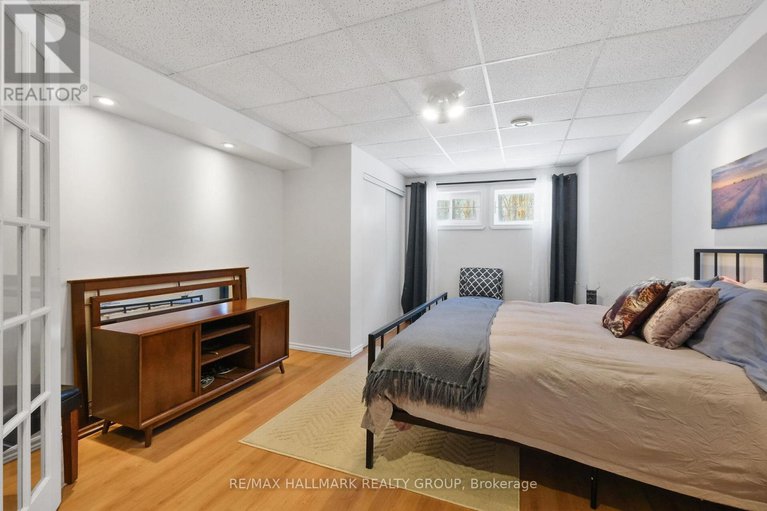 28622759/1390-lough-drive/cumberland-estates/ottawa/ontario/K4C1A9_42