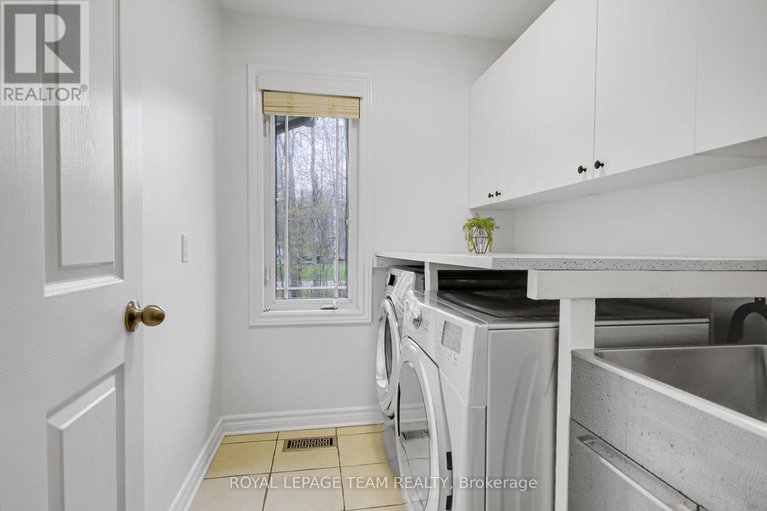 28297086/5719-stuewe-drive/manotick-east-to-manotick-station/ottawa/ontario/K4M1L2_29