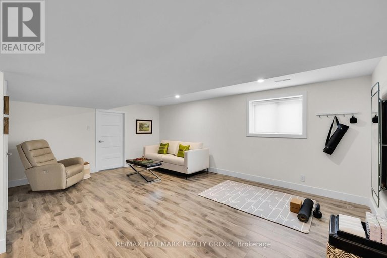 29577966/1976-lenester-avenue/mckellar-heightsglabar-park/ottawa/ontario/K2A1J9_41