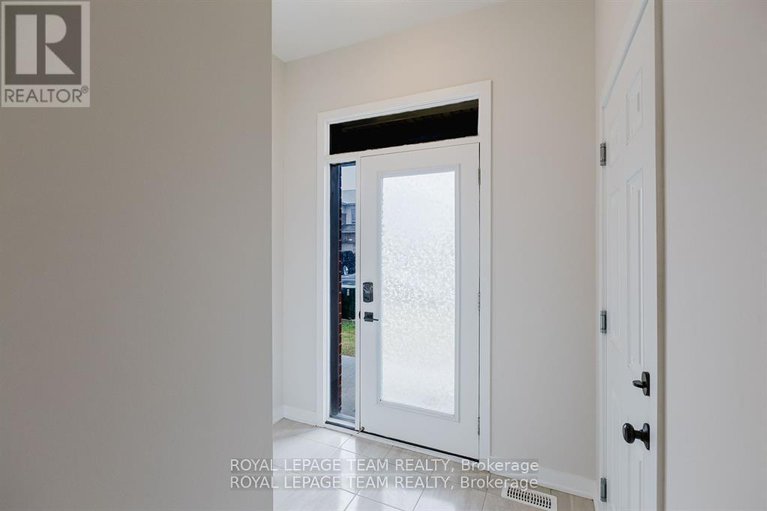 28959993/611-fenwick-way/stonebridge/ottawa/ontario/K2J7E5_3
