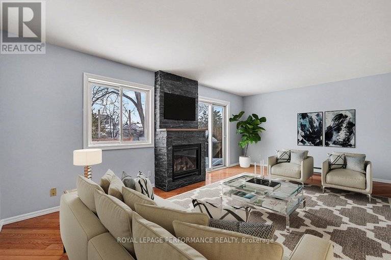 29688015/1367-cedarcroft-crescent/pineview/ottawa/ontario/K1B5G8_3