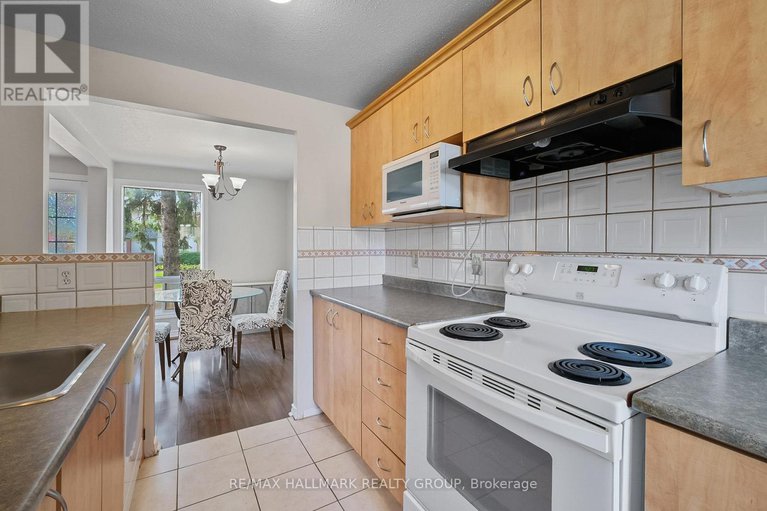 28817902/9-1483-bethamy-lane/beacon-hill-south/ottawa/ontario/K1J8P7_14