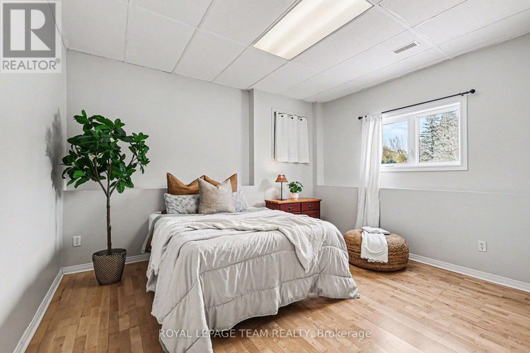 29445577/30-colonel-drive/north-grenville-twp-kemptville-south/north-grenville/ontario/K0G1J0_65