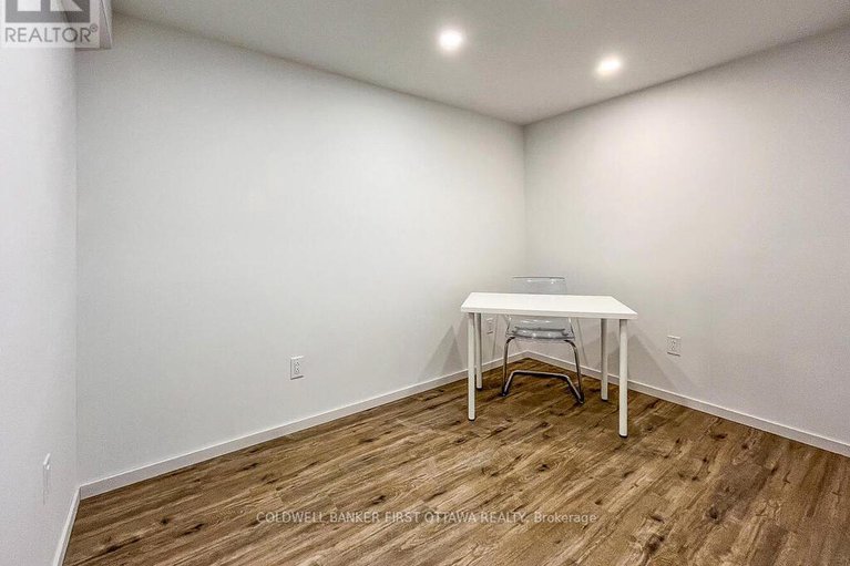 28873248/5c-woodvale-green/craig-henrywoodvale/ottawa/ontario/K2G4G9_29