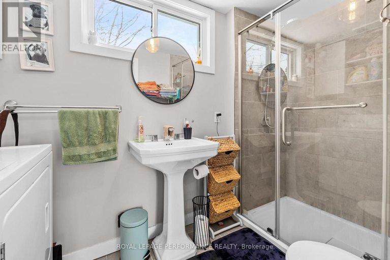 29182653/6-spring-street/maxville/north-glengarry/ontario/K0C1T0_22