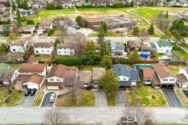 29646325/1703-fieldstone-crescent/convent-glen-south/ottawa/ontario/K1C1R6_3