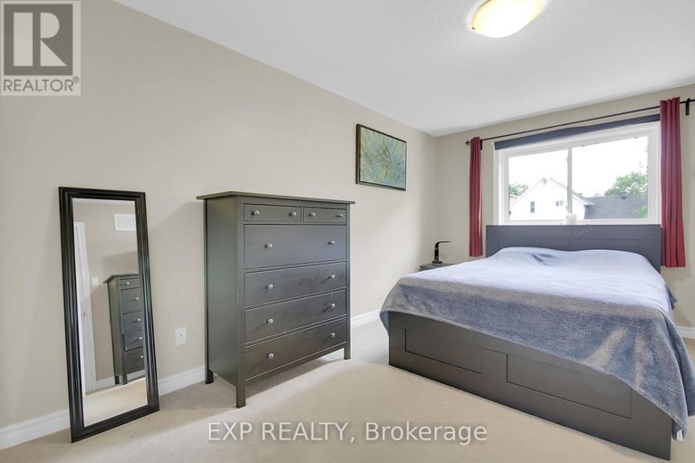 28533417/332-finner-court/almonte/mississippi-mills/ontario/K0A1A0_20