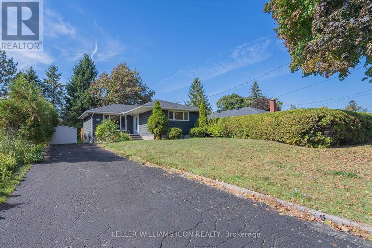 28966651/1666-fisher-avenue/borden-farmstewart-farmcarleton-heightsparkwood-hills/ottawa/ontario/K2C1X7_2