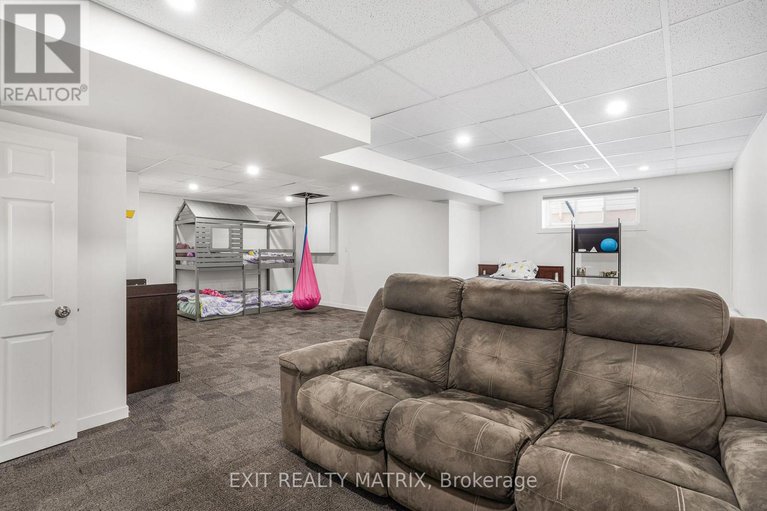 29156083/156-longueuil-street/lorignal/champlain/ontario/K0B1K0_24