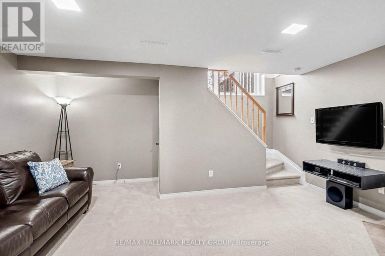 29647351/111-ludlowe-street/fallingbrookgardenway-south/ottawa/ontario/K4A5C2_23