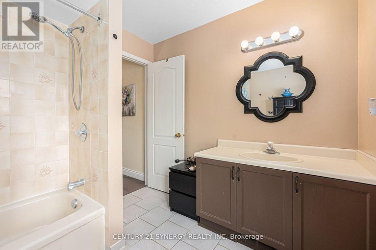 28579291/666-mathieu-way/fallingbrookpineridge/ottawa/ontario/K4A2R4_28