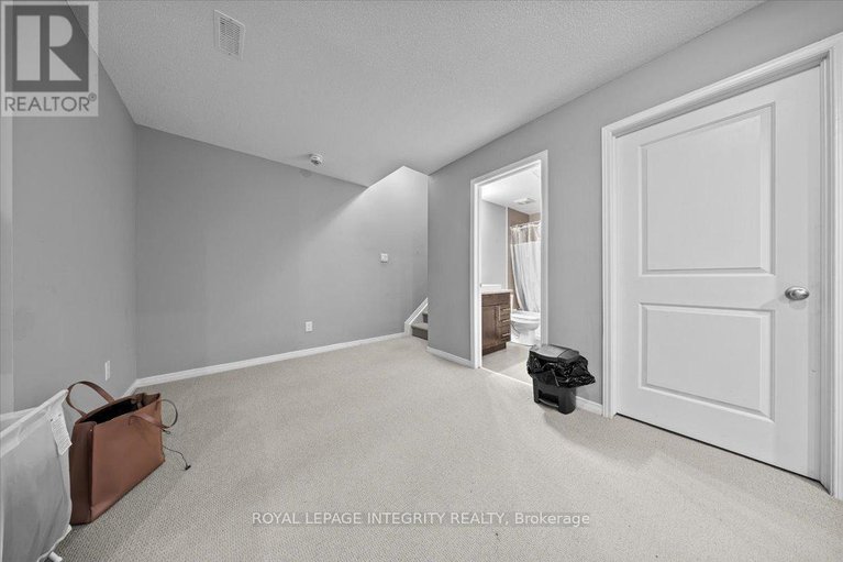 28631882/14-hackney-private/emerald-meadowstrailwest/ottawa/ontario/K2V0K8_31