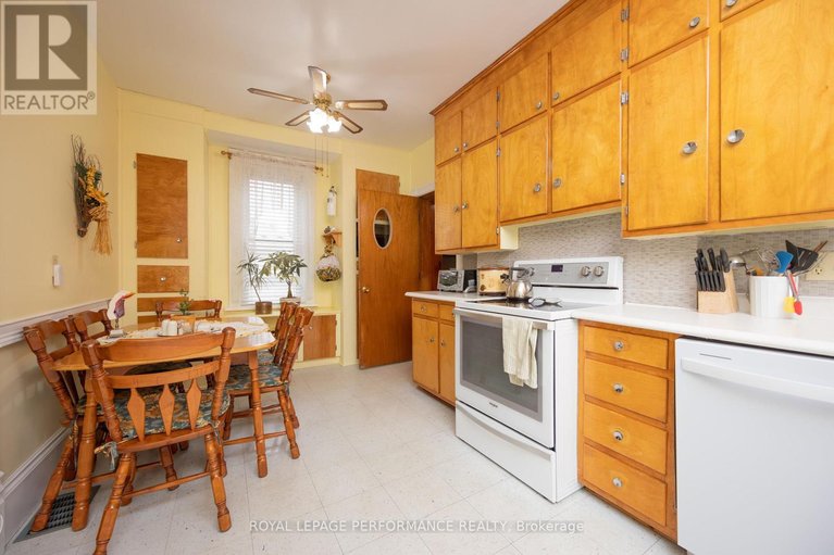 29632412/11-peter-street/maxville/north-glengarry/ontario/K0C1T0_13