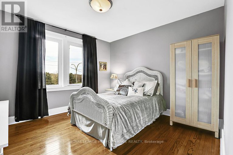 28274254/2043-riverside-drive/faircrest-heights/ottawa/ontario/K1H7X1_20