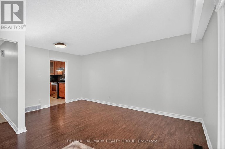 29155788/3921c-old-richmond-road/arbeatha-park/ottawa/ontario/K2H8T9_13