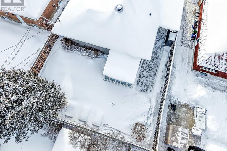 29310032/907-innswood-drive/mckellar-heightsglabar-park/ottawa/ontario/K2A3R9_40