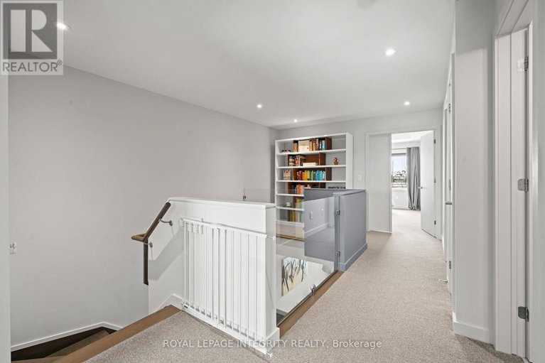 29460827/110-larimar-circle/riverside-southgloucester-glen/ottawa/ontario/K1X0B6_15