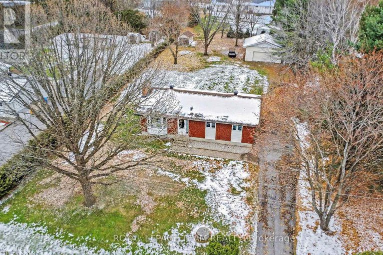 29120635/106-snowbird-lane/fitzroy-ward-south-east/ottawa/ontario/K0A2H0_23