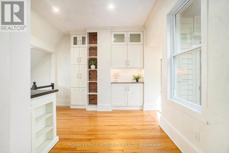 29230170/115-springhurst-avenue/ottawa-east/ottawa/ontario/K1S0E3_13