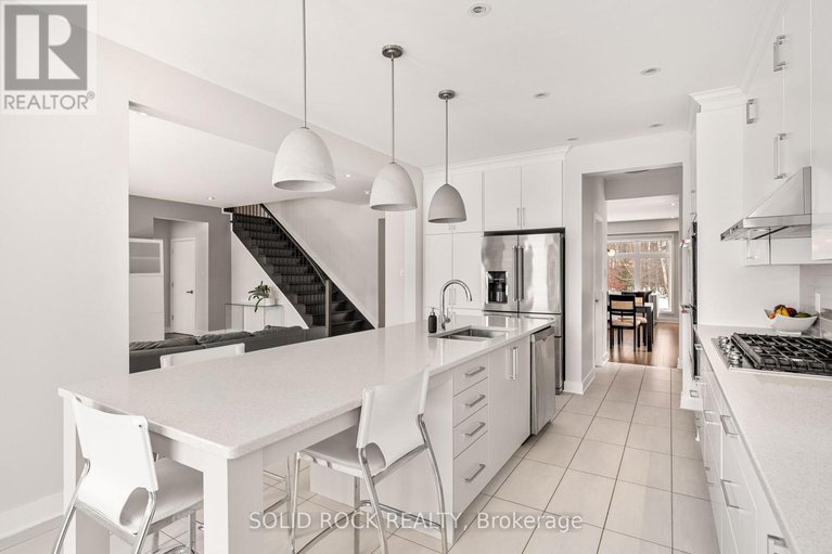 29234213/242-shinleaf-crescent/mer-bleuebradley-estatesanderson-park/ottawa/ontario/K1W0J2_12