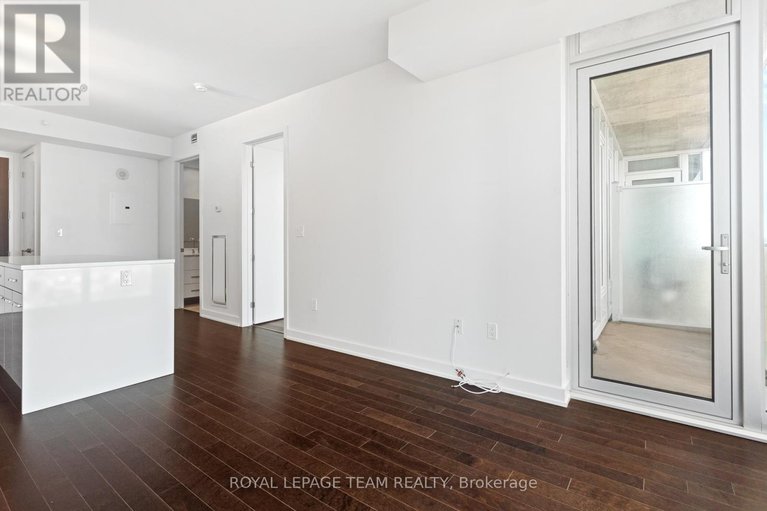 29639805/1506-111-champagne-avenue-s/west-centre-town/ottawa/ontario/K1S5V3_15