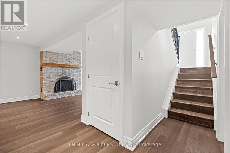 28479228/20-assiniboine-drive/borden-farmstewart-farmcarleton-heightsparkwood-hills/ottawa/ontario/K2E5R7_21