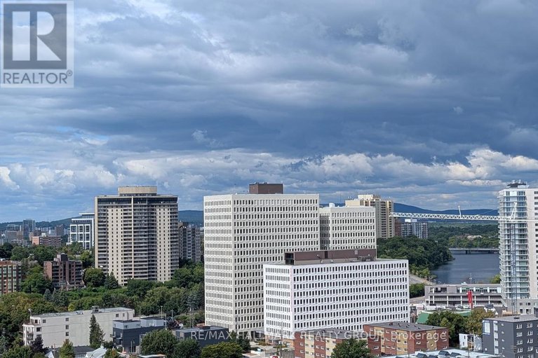 28970396/ph1-158c-mcarthur-avenue/vanier/ottawa/ontario/K1L8E7_23