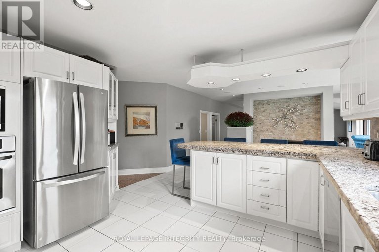 29609930/6-marchbrook-circle/rural-kanata-central/ottawa/ontario/K2W1A1_24