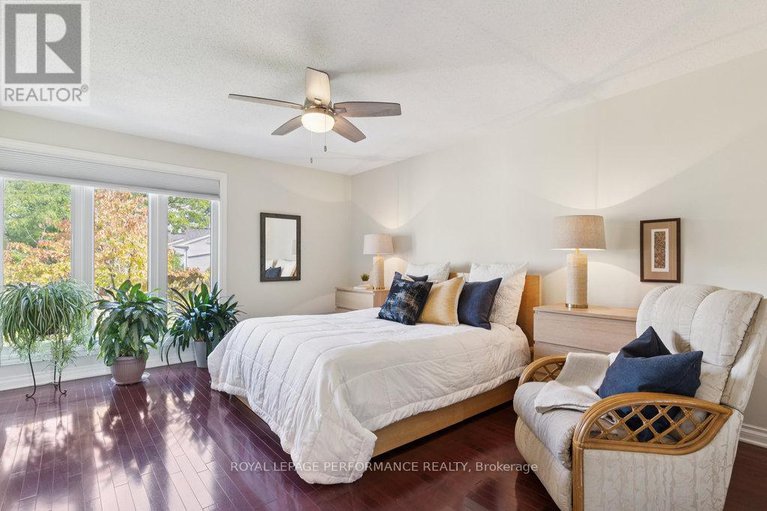 28847039/5-forsyth-lane/crystal-beach/ottawa/ontario/K2H9H1_28
