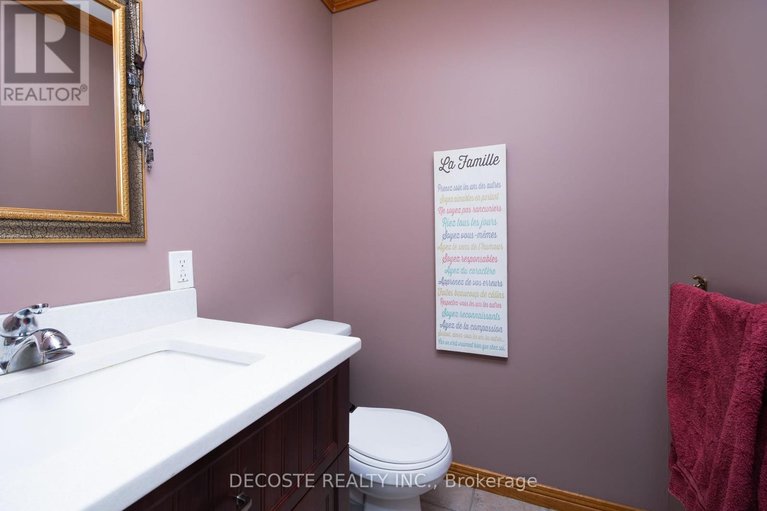 29630815/100-macleod-crescent/alexandria/north-glengarry/ontario/K0C1A0_5