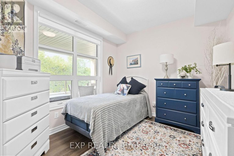 28736852/304-100-montblanc-private/convent-glen-north/ottawa/ontario/K1C0B2_30