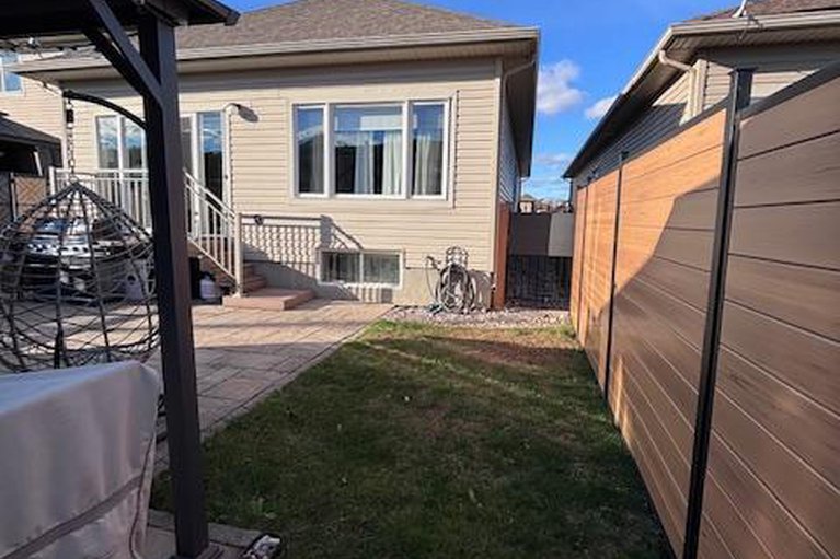 29107693/281-mercury-street/clarencerockland-twp/clarence-rockland/ontario/K4K0G6_28