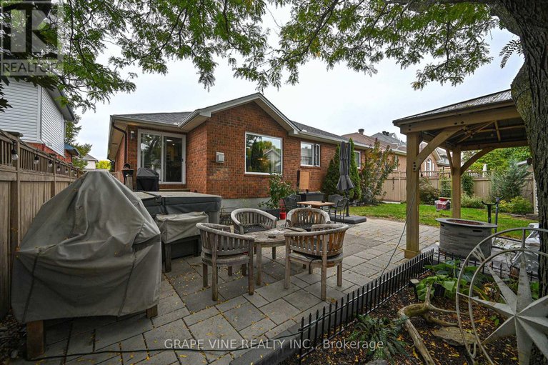 28980767/777-rolling-river-crescent/riverside-southgloucester-glen/ottawa/ontario/K1V1M2_33
