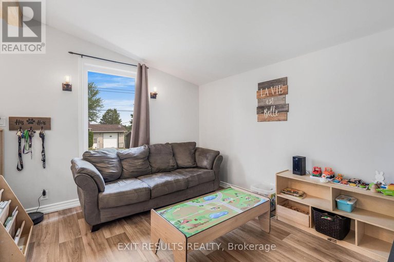 28753768/2250-lapointe-street/clarencerockland-twp/clarence-rockland/ontario/K0A1E0_6