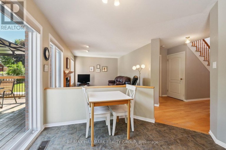 28645671/3034-courtyard-crescent/upper-hunt-club/ottawa/ontario/K1T3R7_12