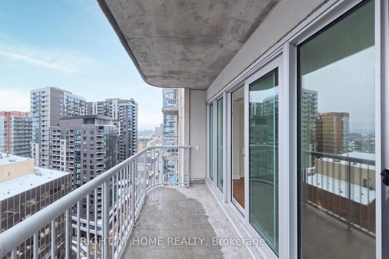 29185277/1901-234-rideau-street/sandy-hill/ottawa/ontario/K1N0A9_27