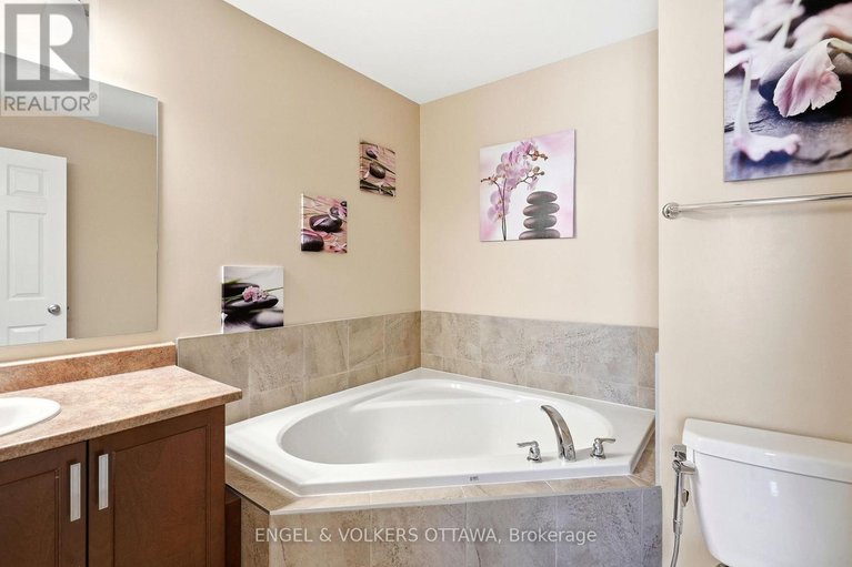 29373639/222-longfields-drive/longfields/ottawa/ontario/K2J5Y7_21