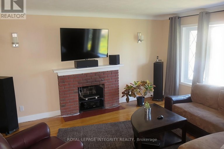 29659906/176-oakridge-boulevard/meadowlandscrestview/ottawa/ontario/K2G2V2_4