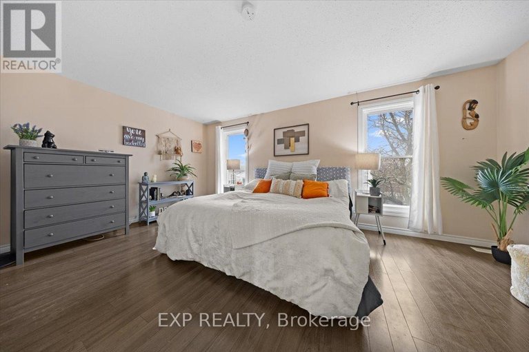 29599647/d-284-dalehurst-drive/tanglewood/ottawa/ontario/K2G4J5_25