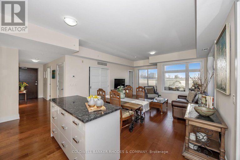 29406770/415-2785-baseline-road/redwood-park/ottawa/ontario/K2H0B7_12